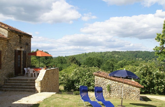 Charming Family Retreat in Loubejac