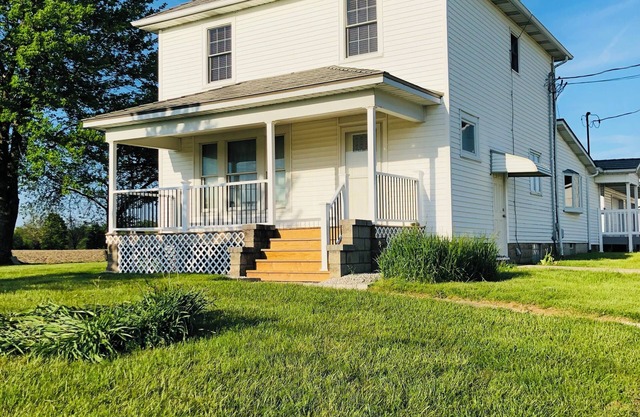 Charming Farmhouse on 10 acres near Mid Ohio Racing & Clearfork State Park