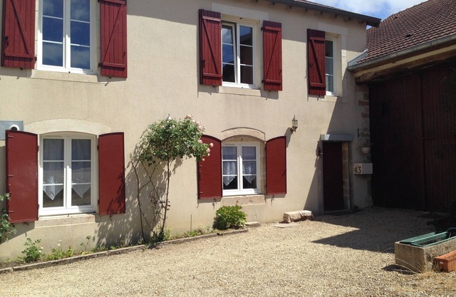 Charming farmhouse renovated in Langres country with very large garden and barn