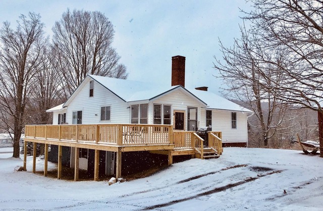 Charming Farmhouse, upstate NY.