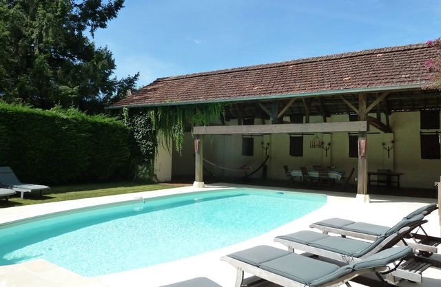 Charming farmhouse with pool in the heart of Perigord near Dordogne river