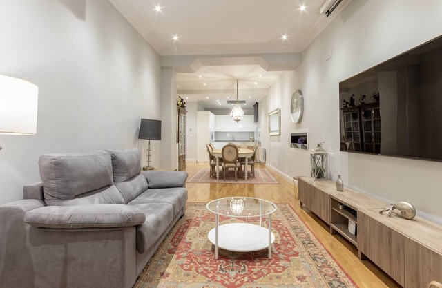 Charming flat in Casco Viejo with parking