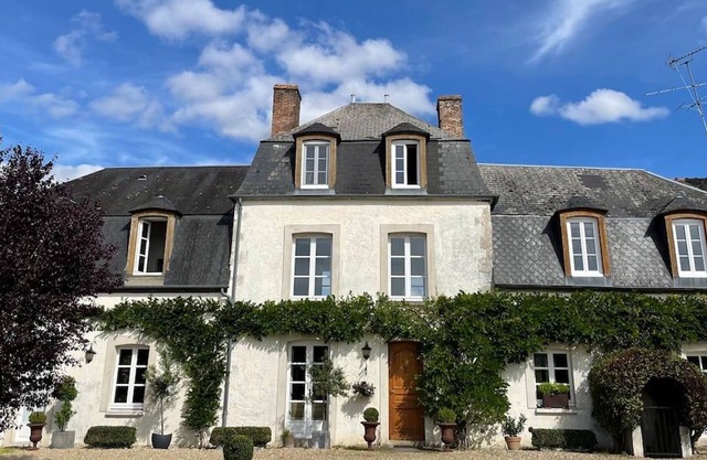 Charming Forest Retreat: Elegant Double Rooms & Family Suite, Near Paris & Fontainebleau