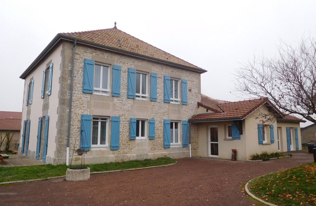 Charming House with Garden, Ping-Pong, BBQ, Near Jeanne d'Arc Historic Path