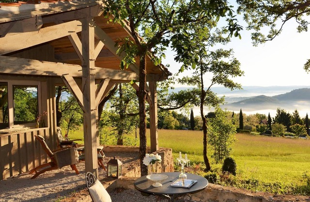 Charming cottage for 2 persons, Dordogne valley, heated swimming pool