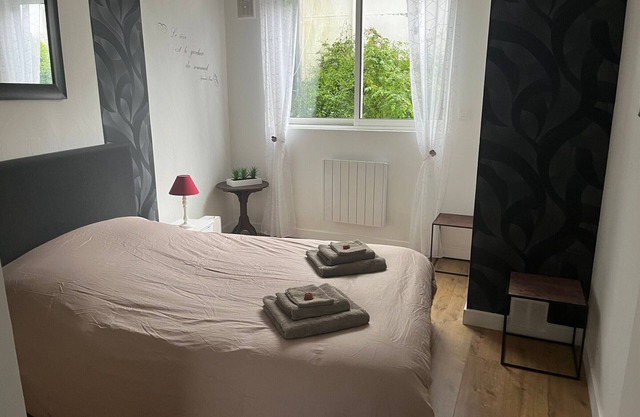 Charming Cottage in Brière Park - Near Marshes, 1 Bedroom, South-Facing Terrace, Parking, WiFi