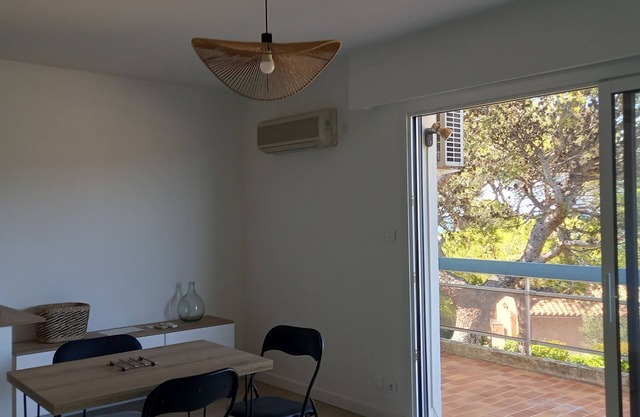 Charming studio for 2 to 3 people, 5-minute walk from the beach.