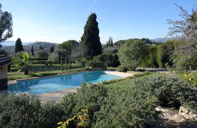 charming, full exposure, full calm, beautiful Provencal view & pool