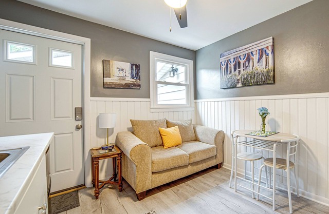 Charming Geneva Vacation Rental ~ 5 Mi to Lake!
