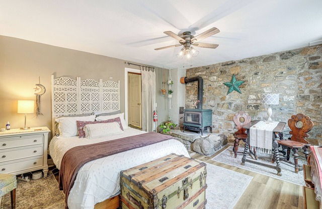 Charming Getaway < 1 Mi to Downtown Lambertville!