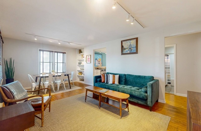 Charming getaway with fenced yard, sunroom, washer/dryer, central AC