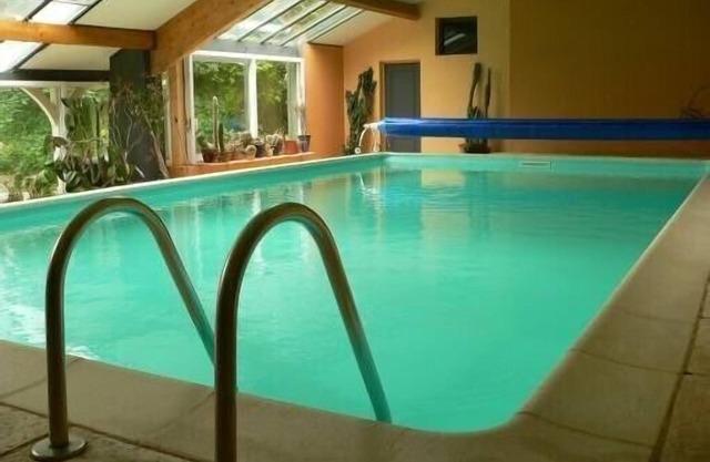Charming gite at the heart of Bourgogne, pool, sauna and horseback riding
