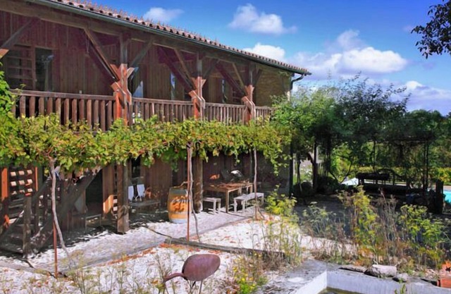 CHARMING GITE IN THE VINES WITH LARGE PRIVATE POOL