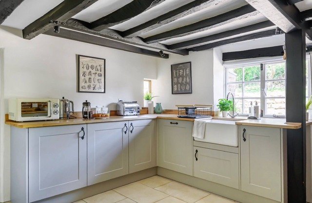 Charming Grade 2* listed 17th Century cottage