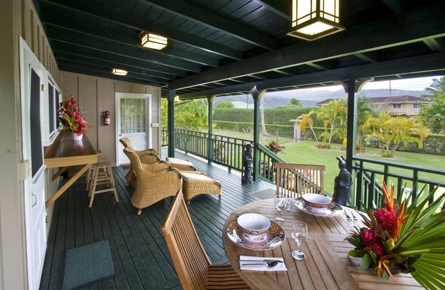 Charming Hanalei Bungalow A/C Walk to Town and Hanalei Bay Beach! TVNC-5096