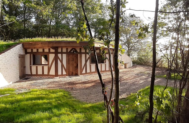 Charming Hobbit House in Nature, Near Château de Chambord, with Modern Comforts
