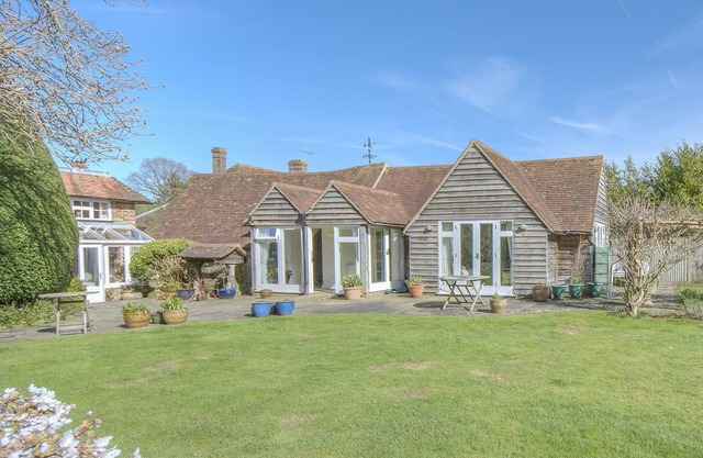 Charming Holiday Cottage in Fittleworth – Perfect for a Countryside Getaway