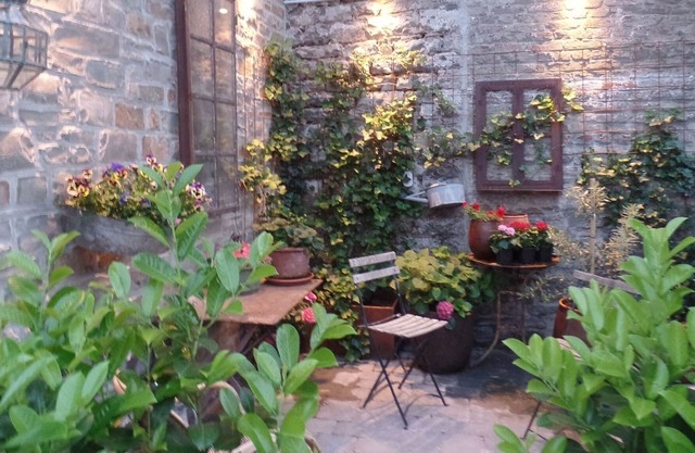 Charming Holiday Home with Veranda, Terrace,Garden Furniture