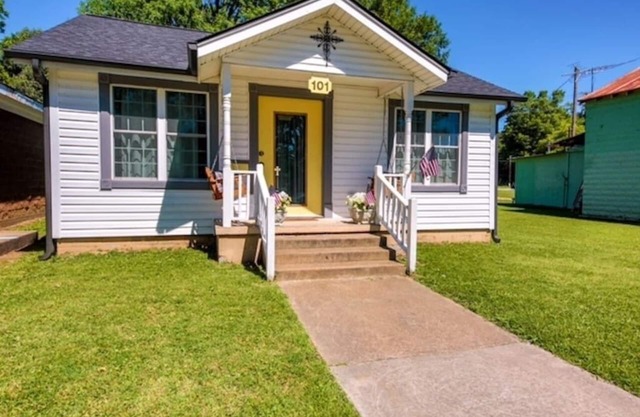 Charming home in Brighton, TN – Close to Memphis