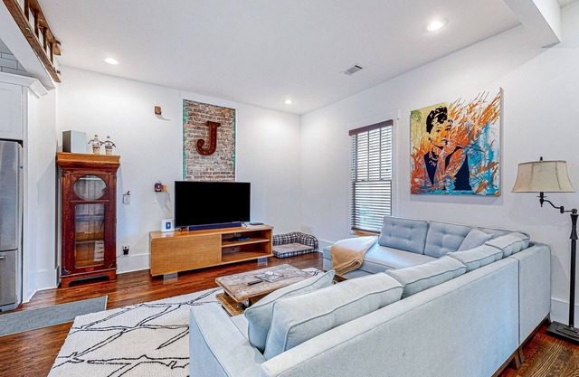 Charming home in front of Adair Park II with enclosed backyard, streaming, W/D