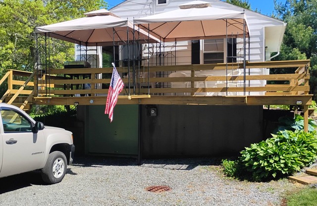 Charming home with beautiful waterview in quiet area