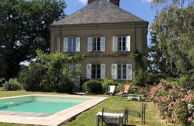 Charming house in Southern Burgundy, countryside, swimming pool