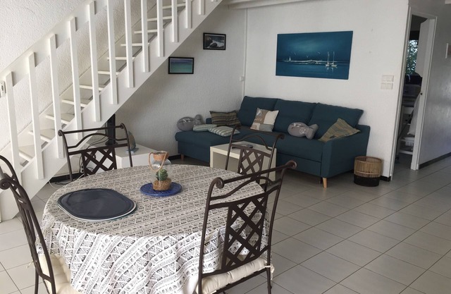 Charming house of 60 m2 not overlooked in quiet and secure wooded residence