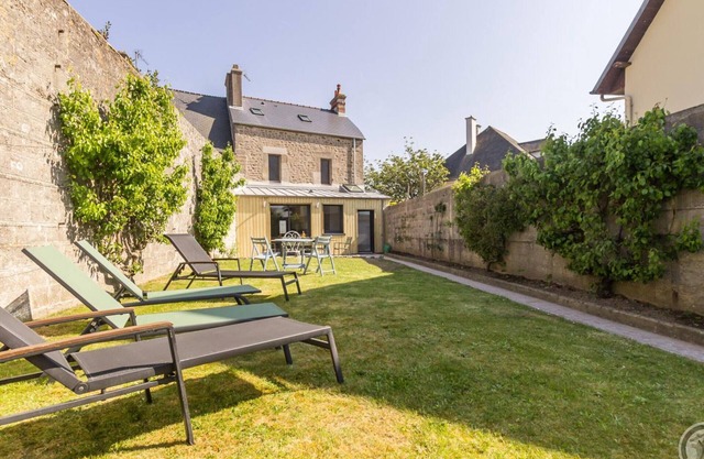 Charming house in Barfleur with garden and WIFI included