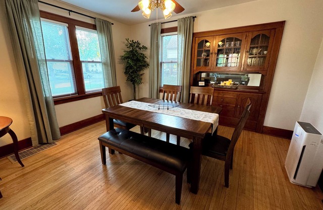 Charming House in Lake City 3 Blks from Marina and Lake Pepin! 3 Bedroom/2 Bath