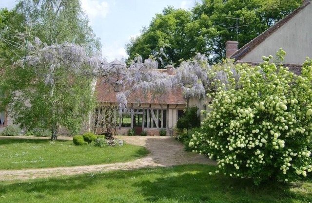 Charming house on a property with pond near the forest