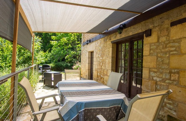 Charming house with enclosed garden and Wifi in the heart of Perigord Noir
