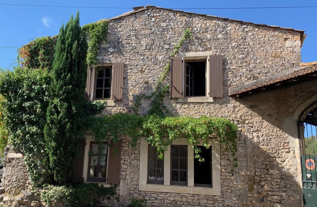 Charming house with priest's garden in a small village between Nîmes and Uzès
