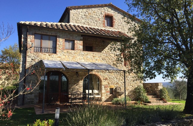Charming Tuscan Villa Near Siena/Capitivating Private Setting/Lrg Heated Pool