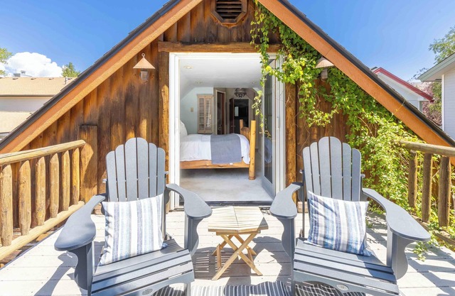 Charming Ketchum Cottage with Gourmet Kitchen