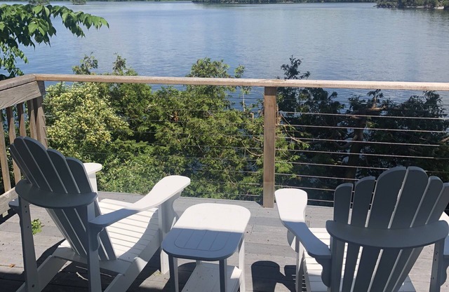 Charming Lake Cottage with Spectacular Views, Easy Water Access and Private Dock