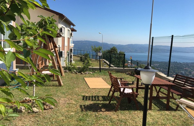 Charming Lake View, Mountain Villa