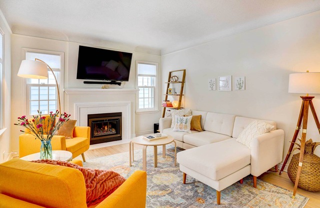 Charming Minneapolis Home < 1 Mi to Lakes!