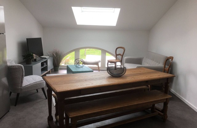 Charming Modern Apartment near Nancy, Fiber Internet, EV Charger, Convenient for Families