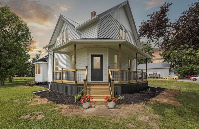 Charming Modern Farmhouse just 10 minutes away from Frankenmuth!