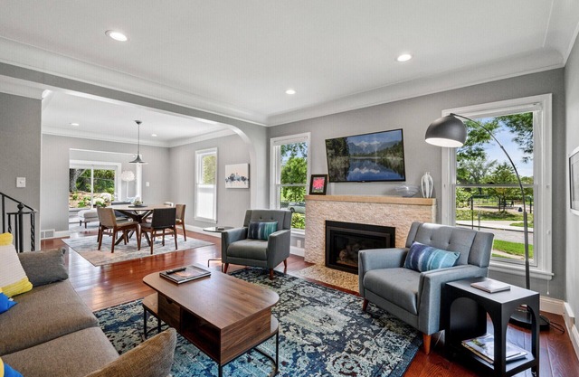 Charming Mpls Home on Lake Hiawatha. Bike/Walk Trails & Restaurants Nearby