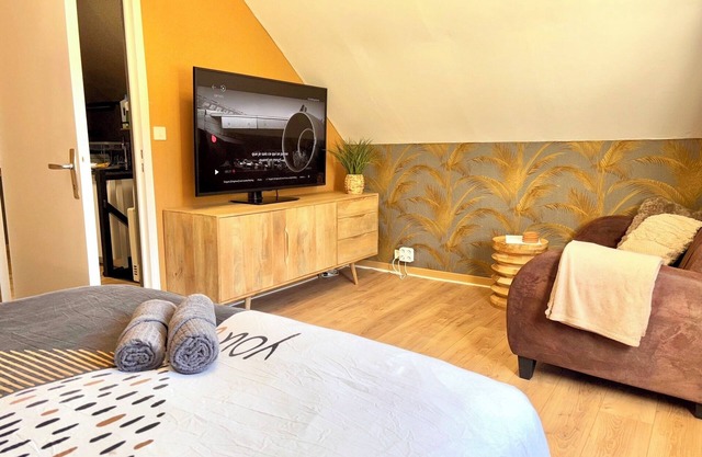 Charming new apartment located 8 minutes from the center of Périgueux but in a quiet area.