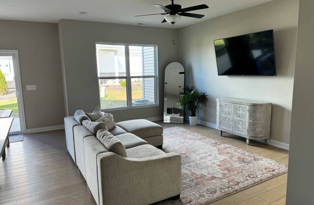 Charming New Build 2-Bedroom Townhouse near Google/Intel!nnn