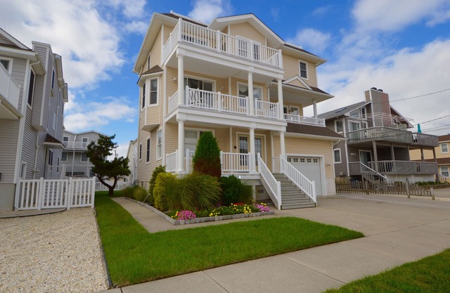 Charming, Newer 4 Bedroom House in Desirable Avalon, NJ