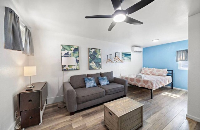 Charming Oceanview Studio, Near Cruise Terminal