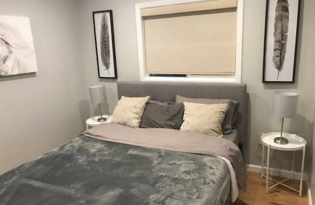 Charming Parkside Bungalow-2 blocks from downtown!