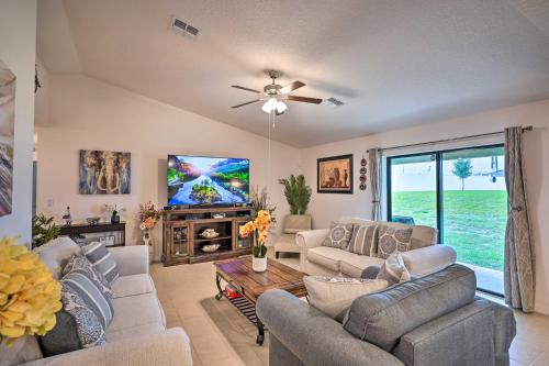 Charming Poinciana House with Patio 30 Mi to Disney