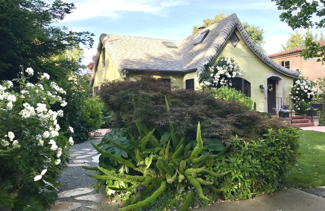 Charming Private Garden Cottage in Mount Carmel, Redwood City