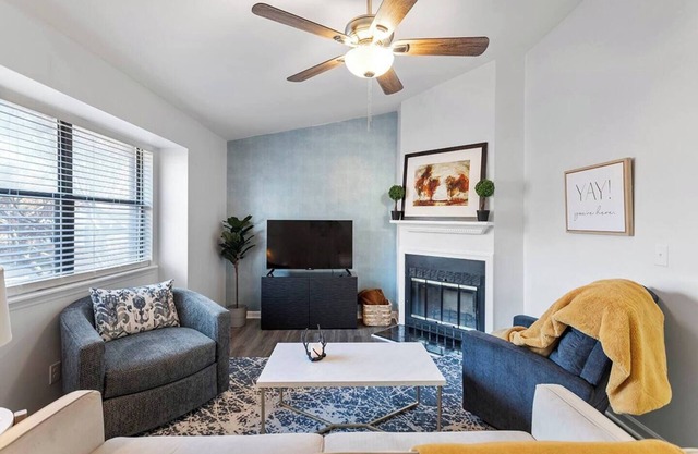 Charming Private Oasis - close to airport, mall, and downtown.