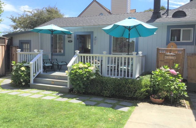 Charming & Private Santa Cruz Cottage 3 Blocks from the Beach