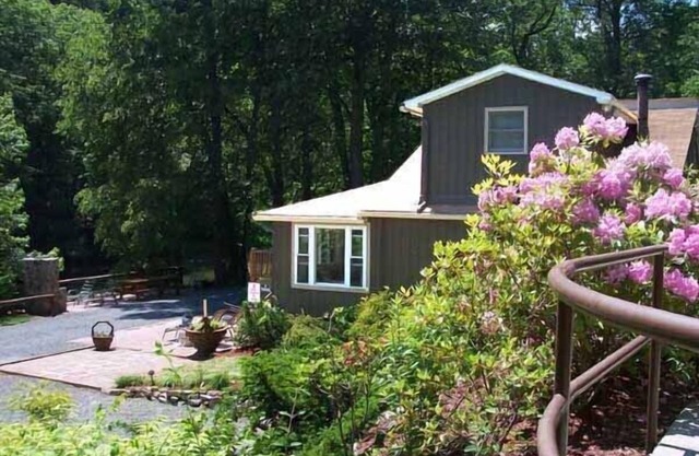 Charming, quiet, riverfront, scenic, private